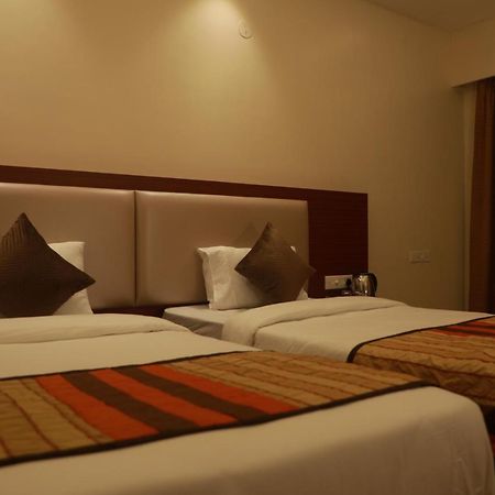 Serenity By Monarch, Baner Pune Meribel Village ภายนอก รูปภาพ