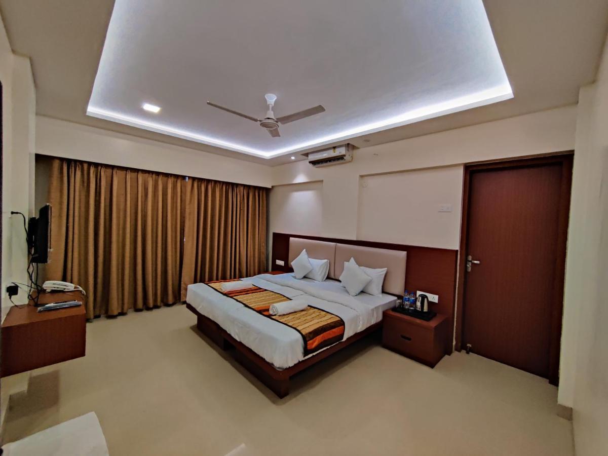Serenity By Monarch, Baner Pune Meribel Village ภายนอก รูปภาพ