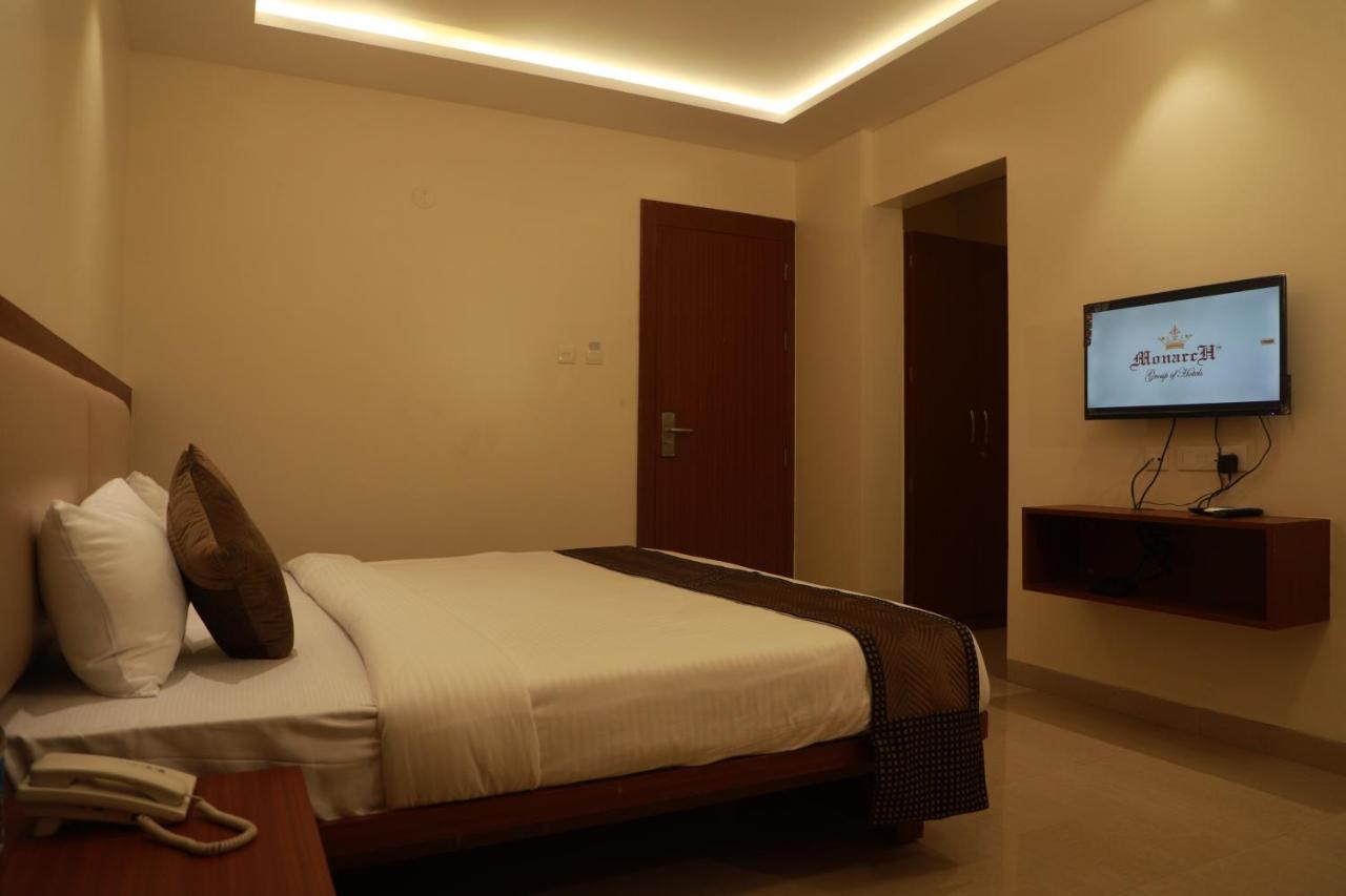 Serenity By Monarch, Baner Pune Meribel Village ภายนอก รูปภาพ
