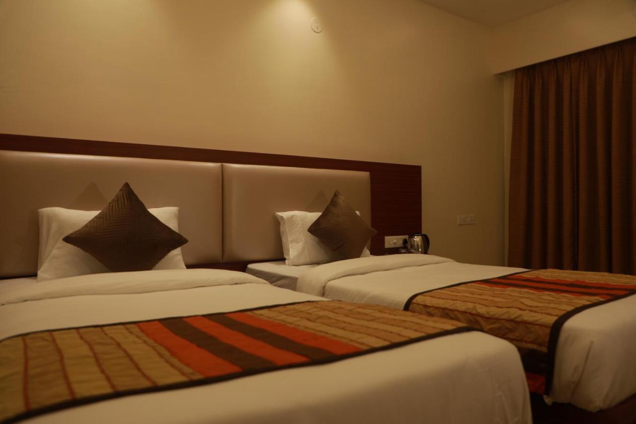 Serenity By Monarch, Baner Pune Meribel Village ภายนอก รูปภาพ