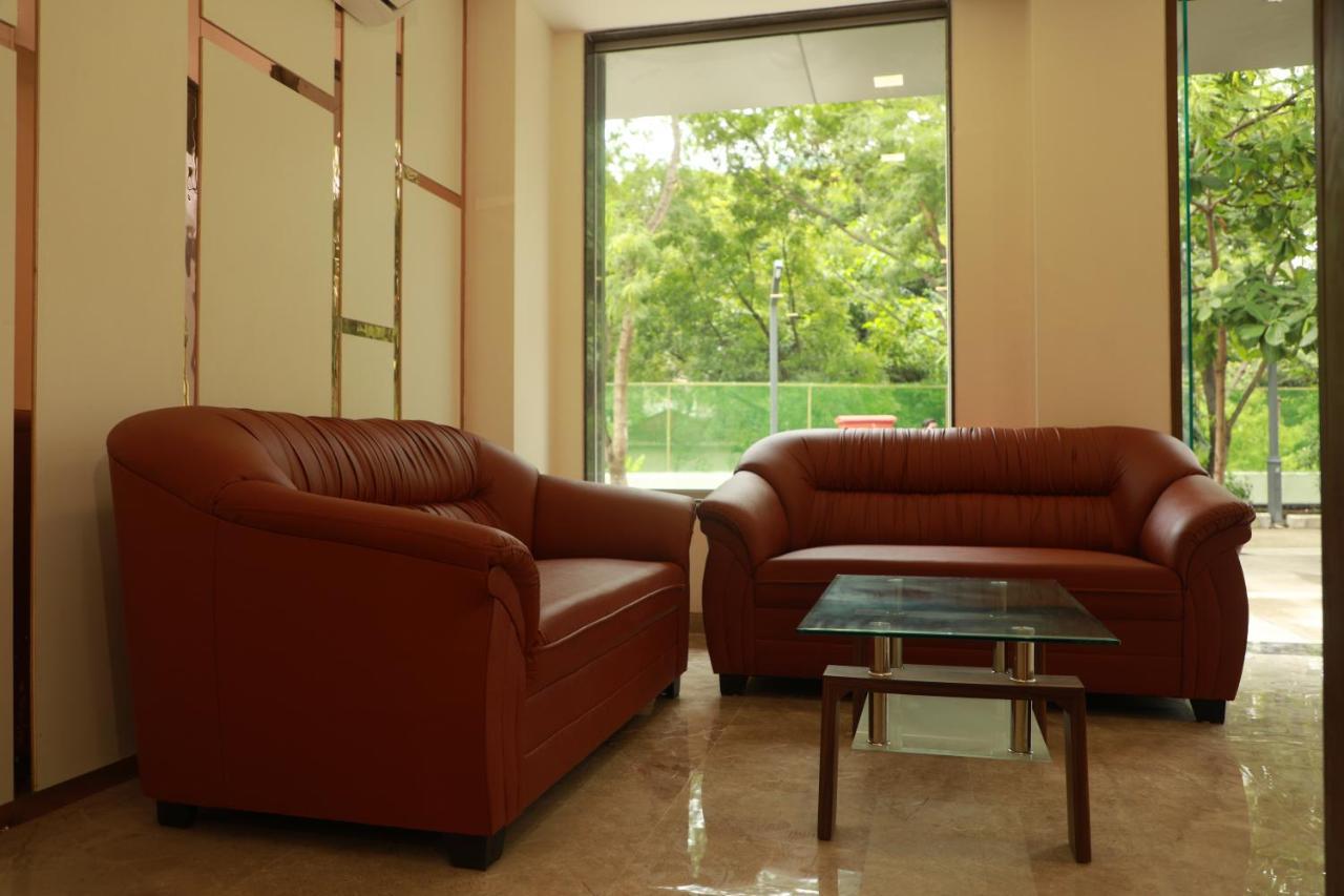 Serenity By Monarch, Baner Pune Meribel Village ภายนอก รูปภาพ